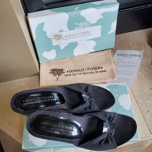 Size 8 Donald j pliner sandals